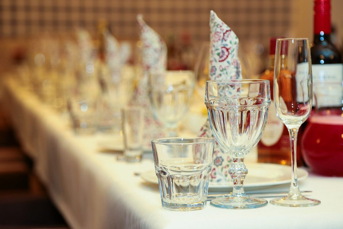 table, serving, glasses-4216787.jpg